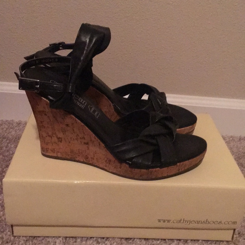 Cathy Jean black wedges